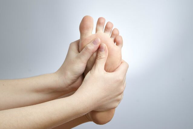itchy foot due to nail fungus